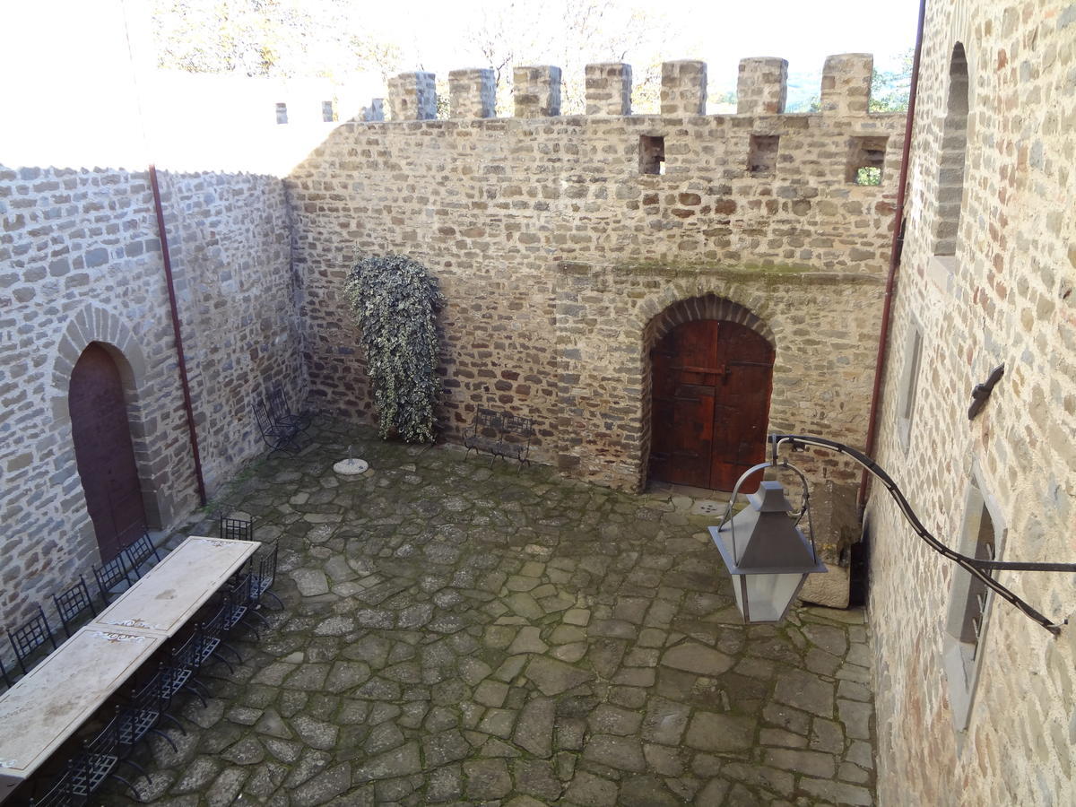 Gasthaus Castello Di Magrano Carbonesca Exterior foto