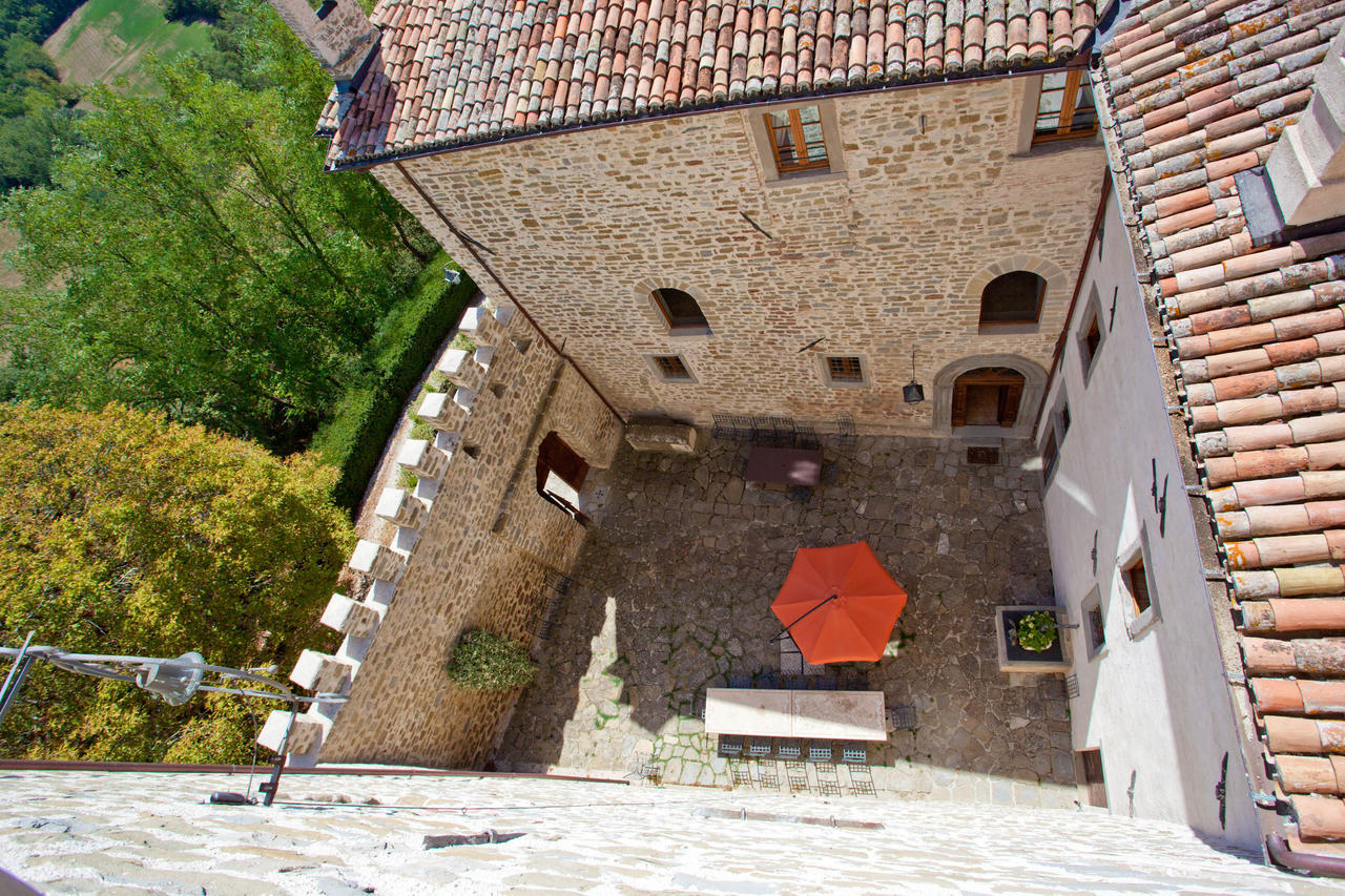 Gasthaus Castello Di Magrano Carbonesca Exterior foto
